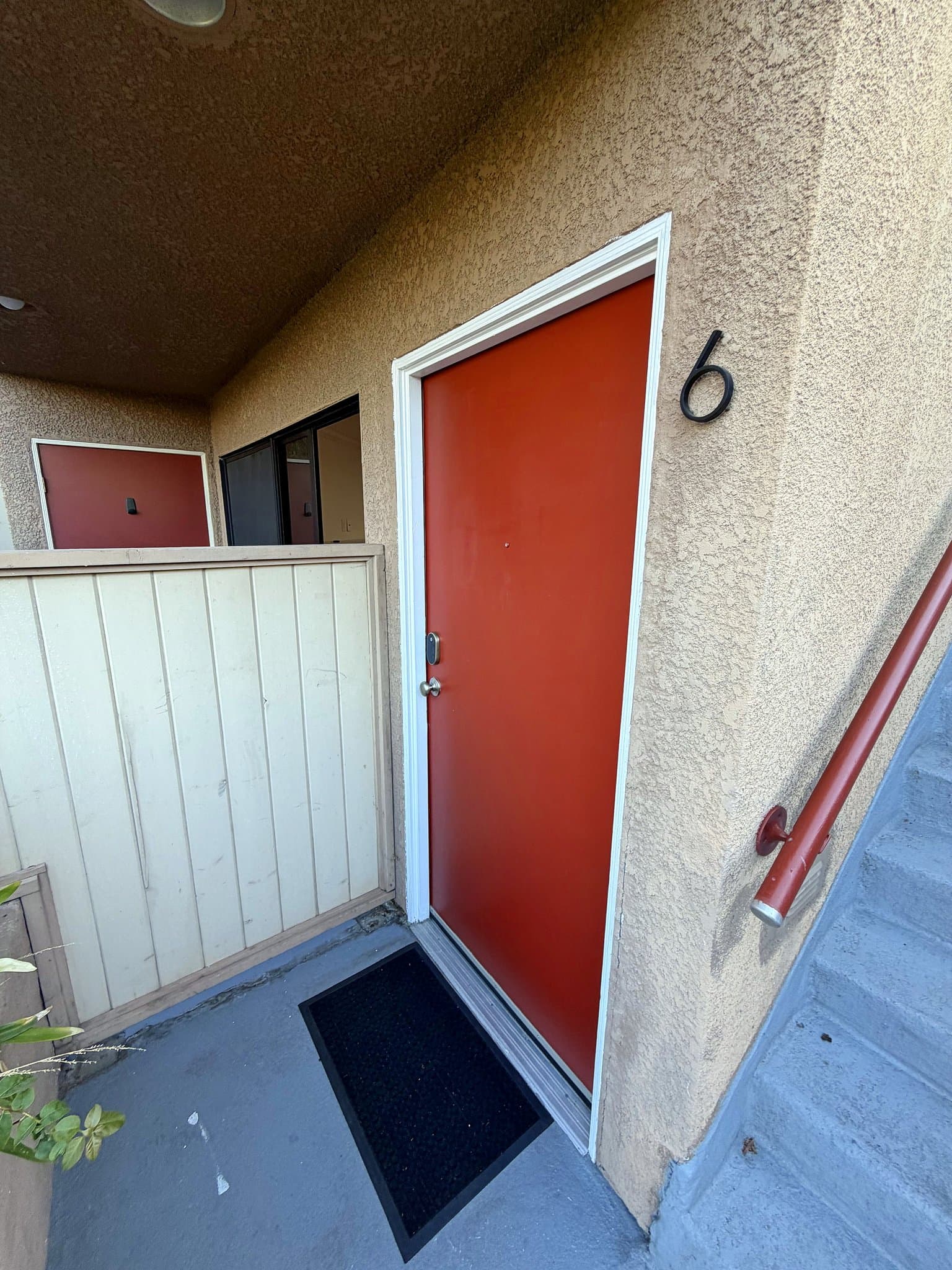 Los Angeles Condo: 6665 Franklin Ave