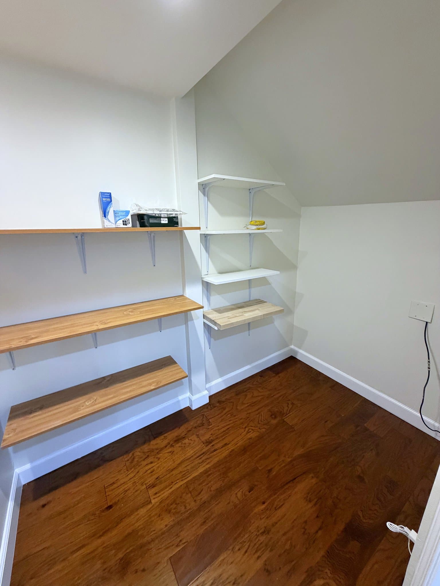 Los Angeles Condo: 6665 Franklin Ave