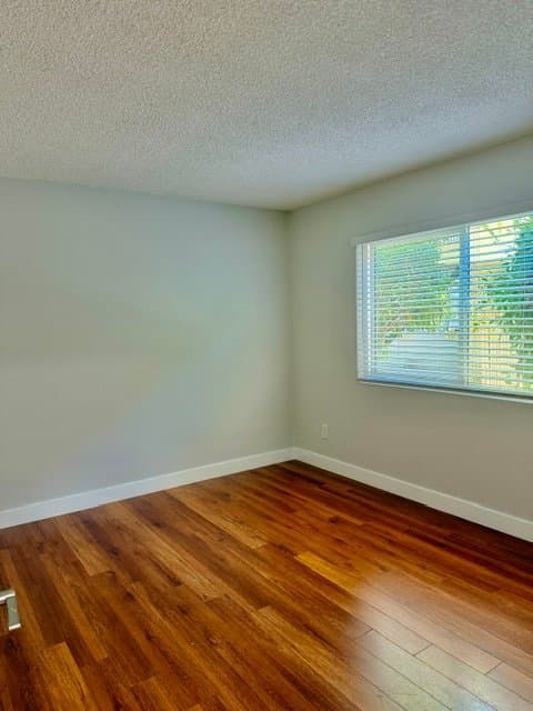 Van Nuys Apartment: 14925 Sherman Way