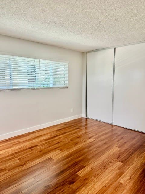 Van Nuys Apartment: 14925 Sherman Way