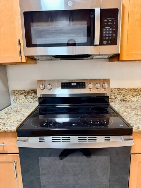 Van Nuys Apartment: 14925 Sherman Way