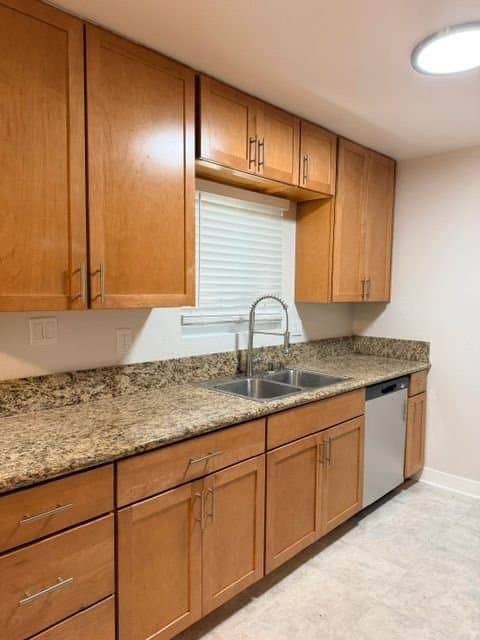 Van Nuys Apartment: 14925 Sherman Way