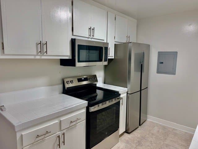 Van Nuys Apartment: 14925 Sherman Way