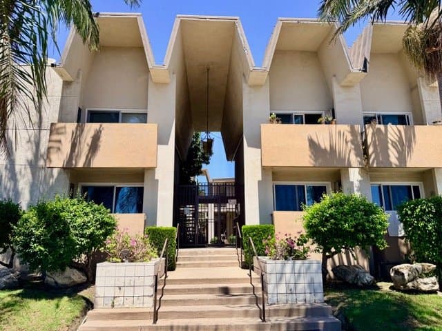Van Nuys Apartment: 14925 Sherman Way