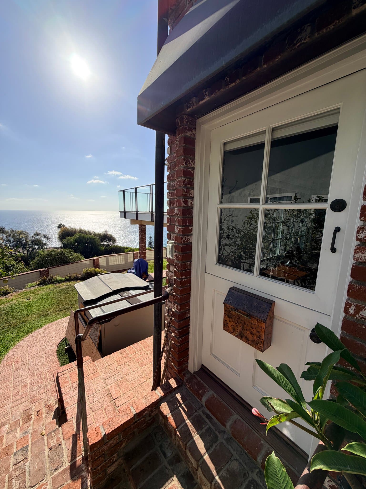 Laguna Beach Apartment: 30 N Stonington Rd
