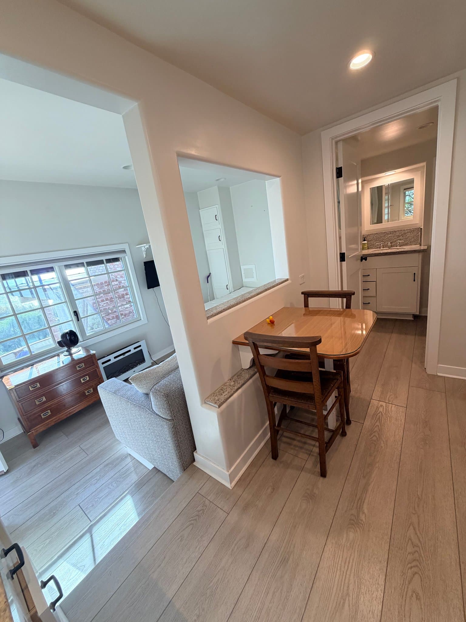 Laguna Beach Apartment: 30 N Stonington Rd