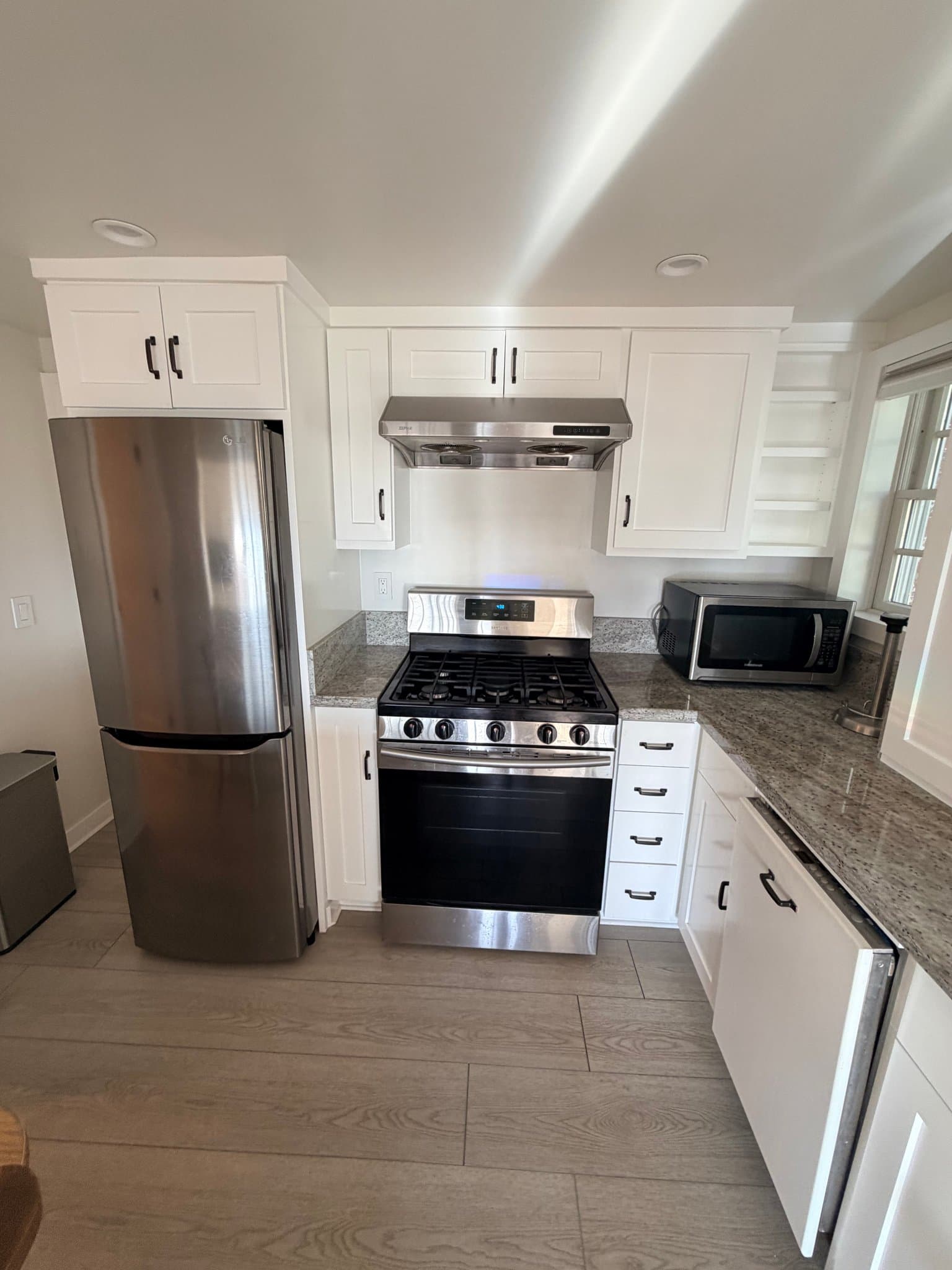 Laguna Beach Apartment: 30 N Stonington Rd