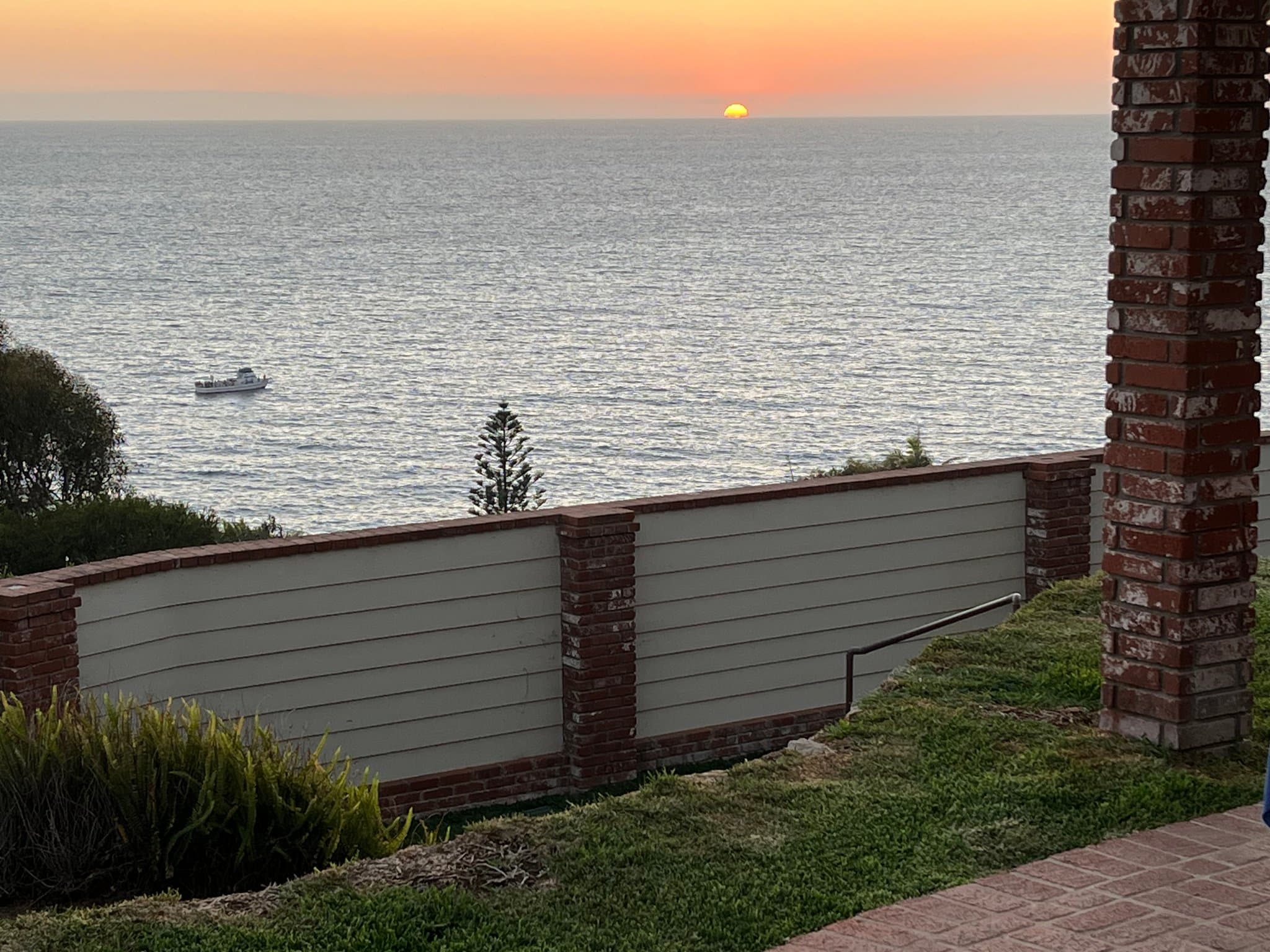 Laguna Beach Apartment: 30 N Stonington Rd