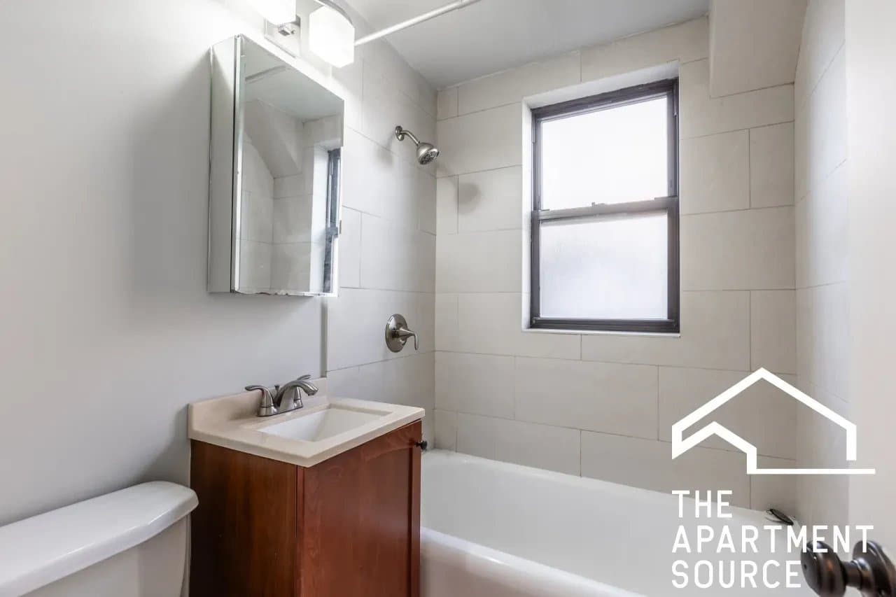 Chicago Apartment: 612 West Patterson Avenue #609 Chicago, IL 60613