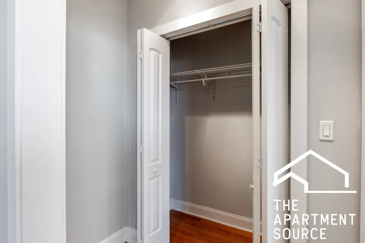 Chicago Apartment: 612 West Patterson Avenue #609 Chicago, IL 60613