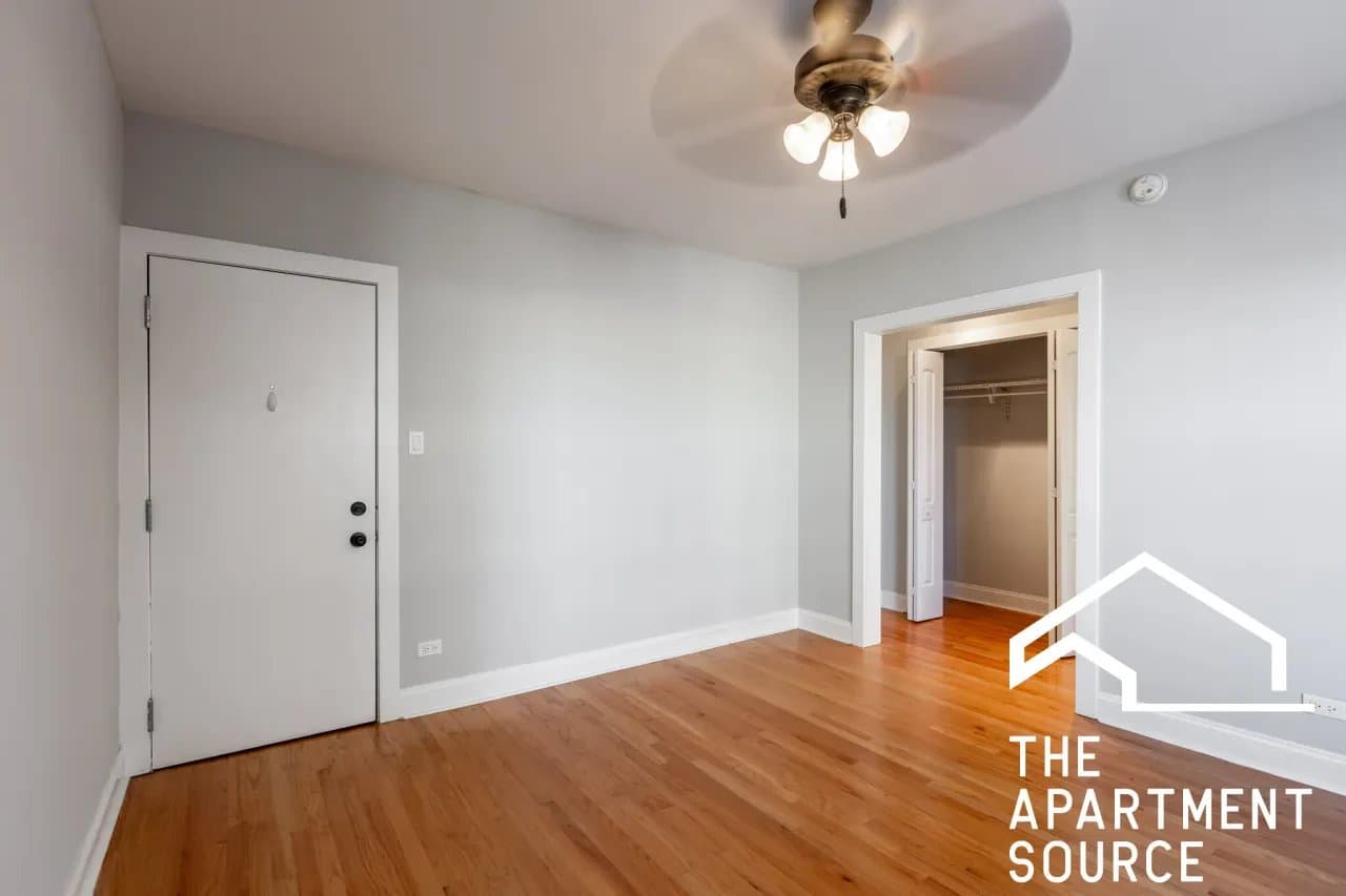 Chicago Apartment: 612 West Patterson Avenue #609 Chicago, IL 60613