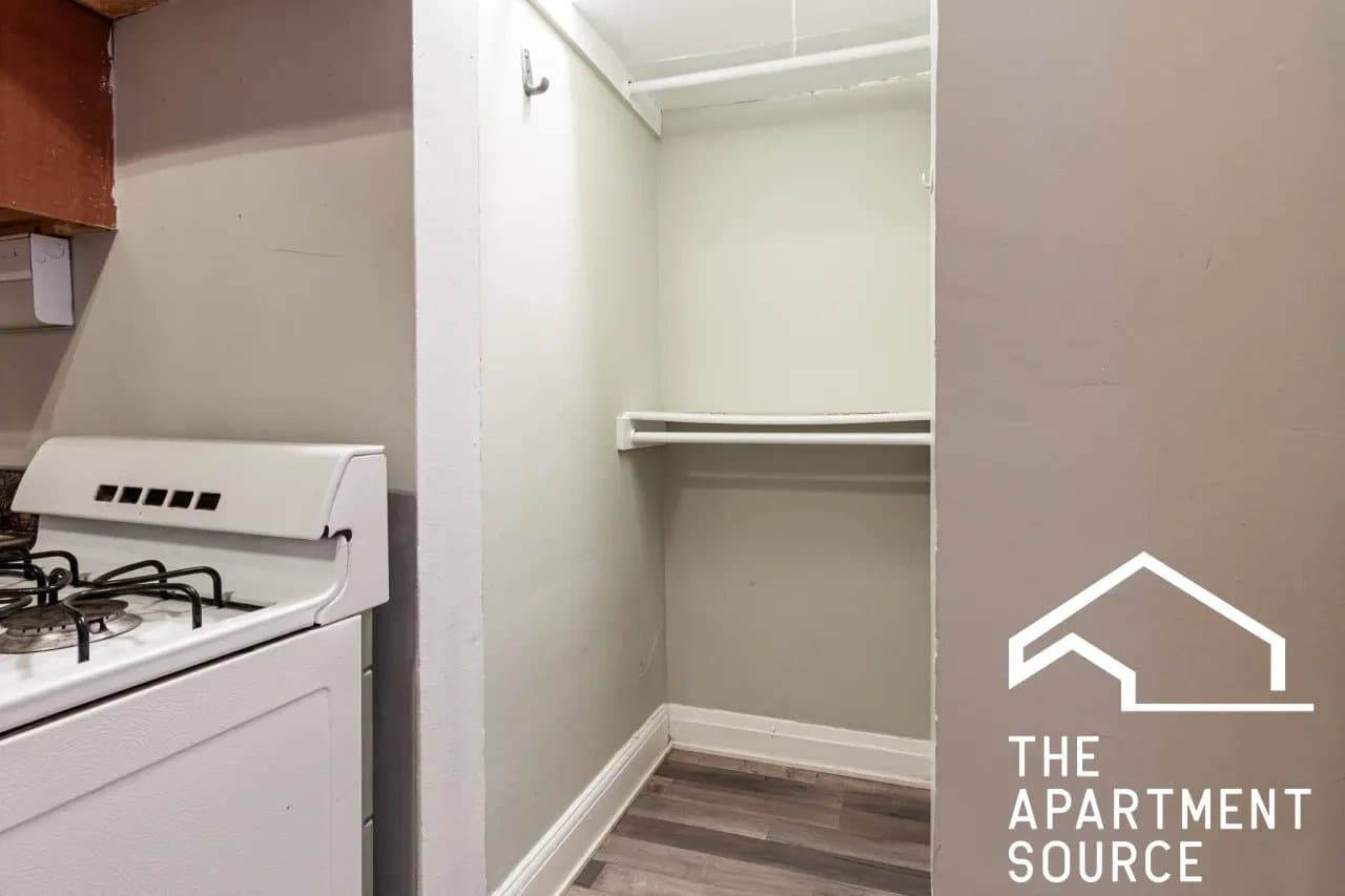 Chicago Apartment: 3831 North Fremont Street #111 Chicago, IL 60613