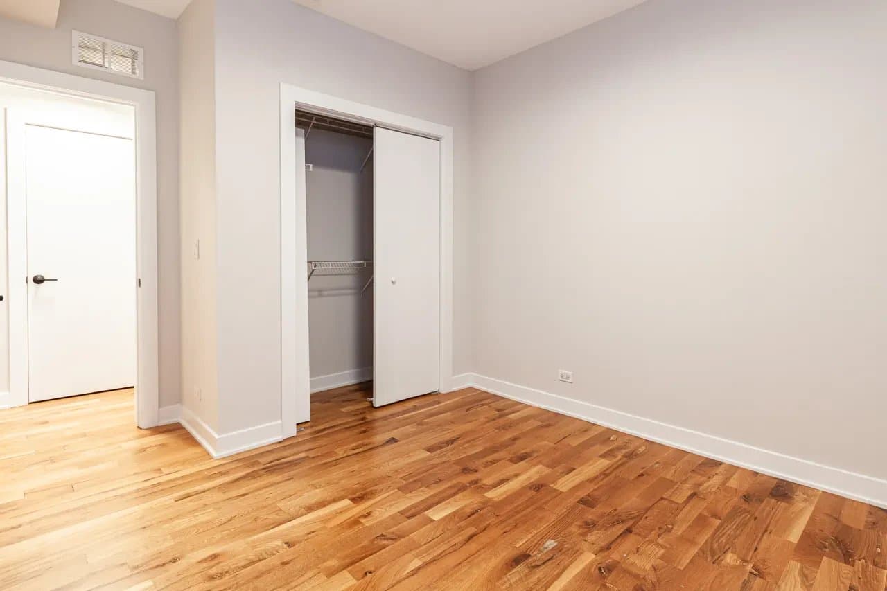 Chicago Apartment: 656 West Wrightwood Avenue #207 Chicago, IL 60614