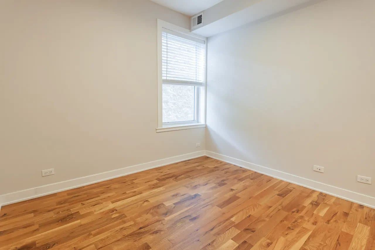 Chicago Apartment: 656 West Wrightwood Avenue #207 Chicago, IL 60614
