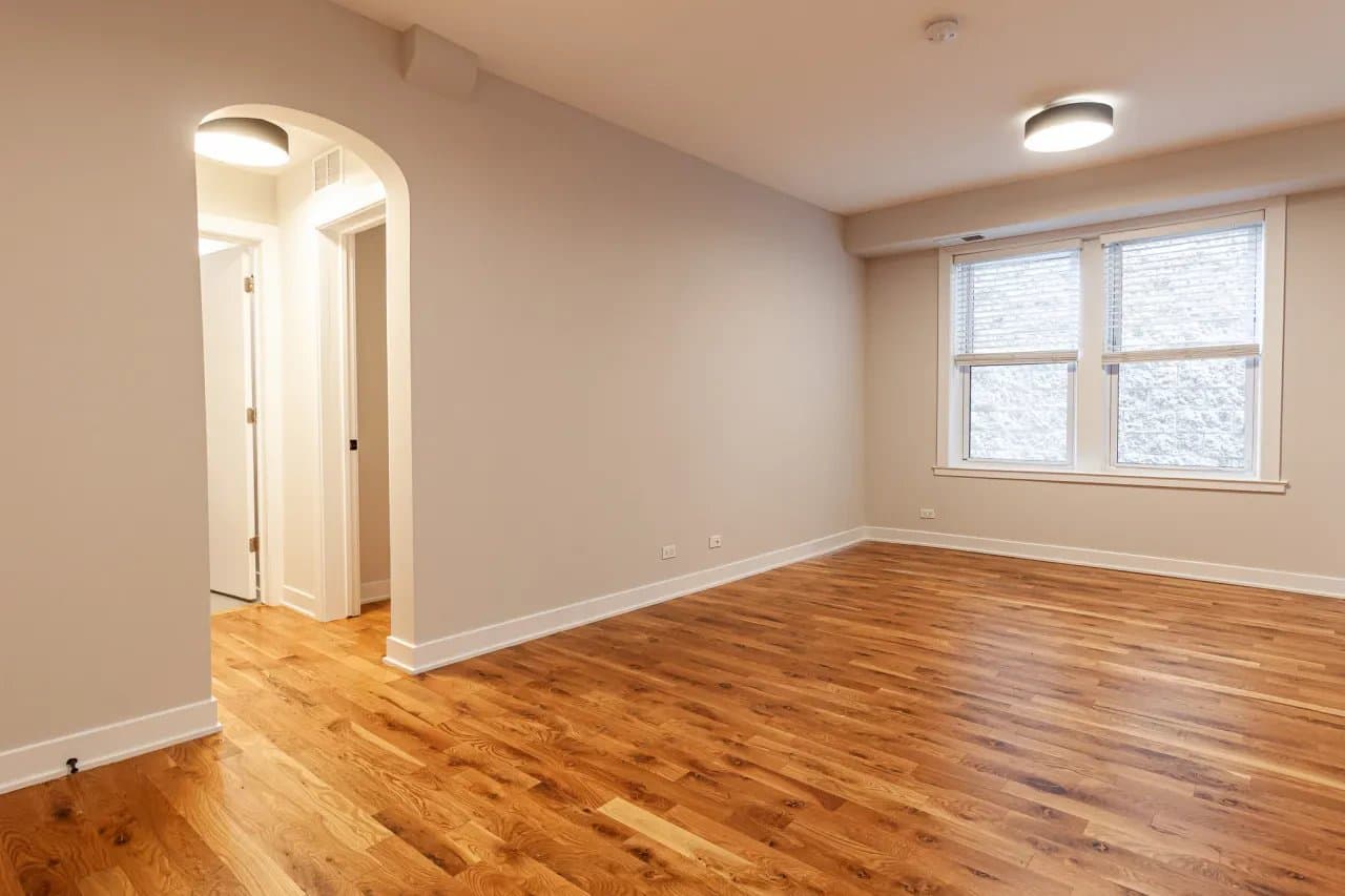 Chicago Apartment: 656 West Wrightwood Avenue #207 Chicago, IL 60614