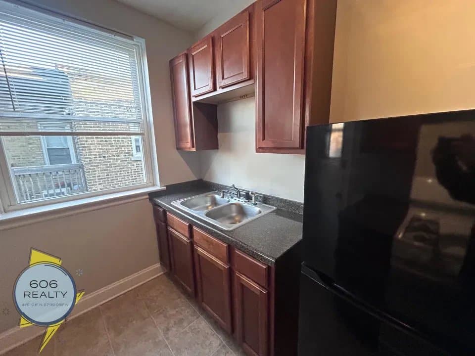 Chicago Apartment: 7346 North Damen Avenue #2 Chicago, IL 60645