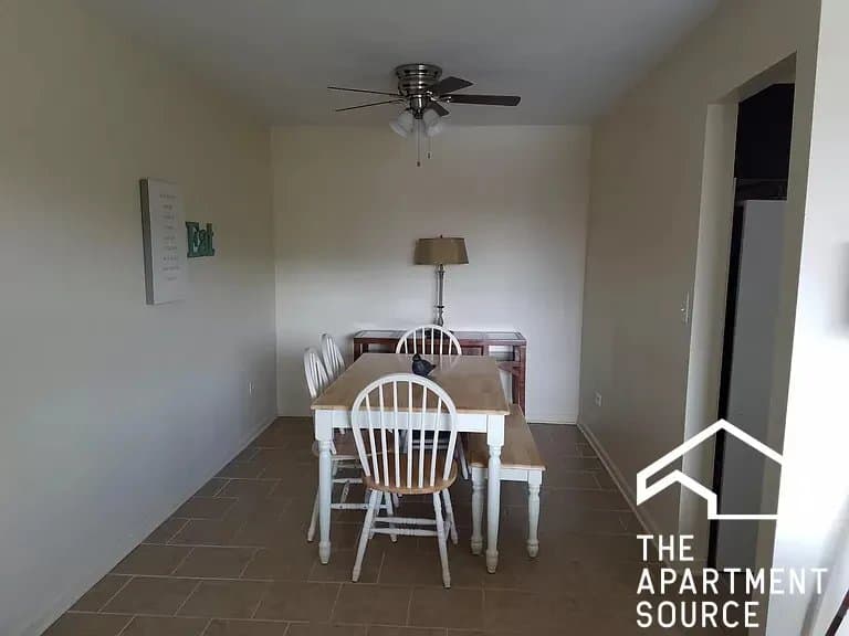 Oak Park Apartment: 110 North Kenilworth Avenue #2A Oak Park, IL 60301
