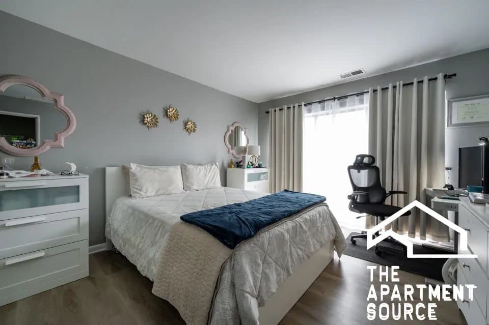 Elmwood Park Apartment: 2310 North Harlem Ave #503 Elmwood Park, IL 60707