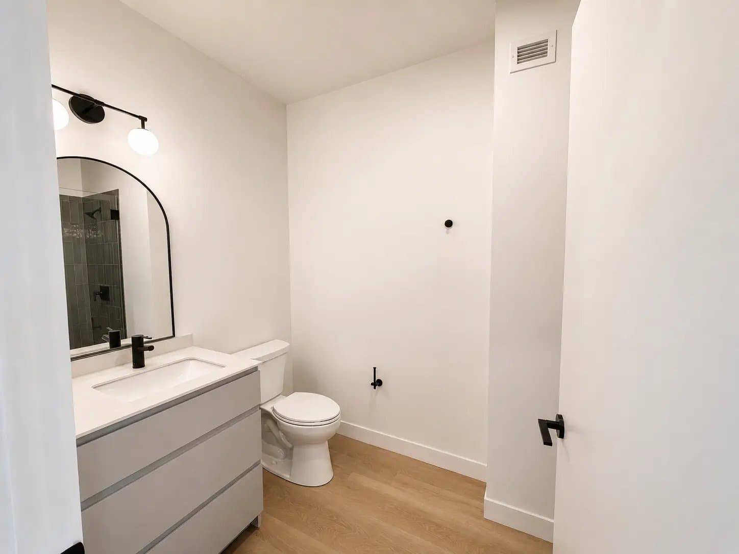 Chicago Condo: 225 N Ada St