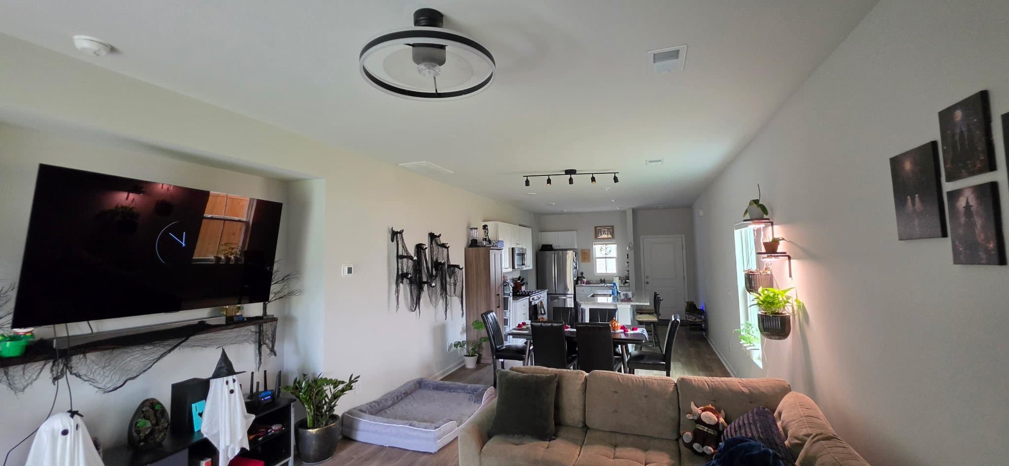 Summerville House: 352 TILIWA STREET