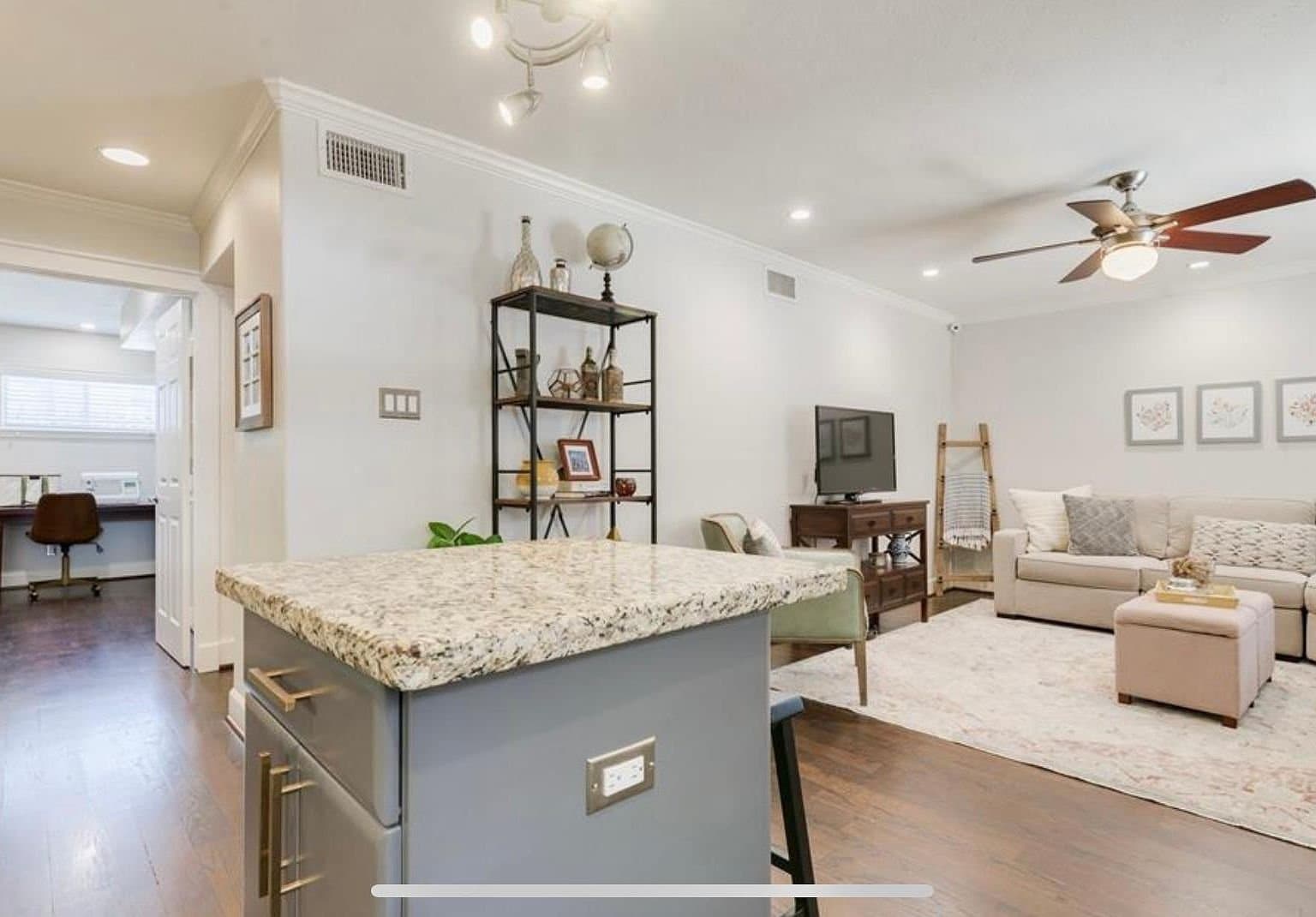 Houston Condo: 1449 Heights Blvd