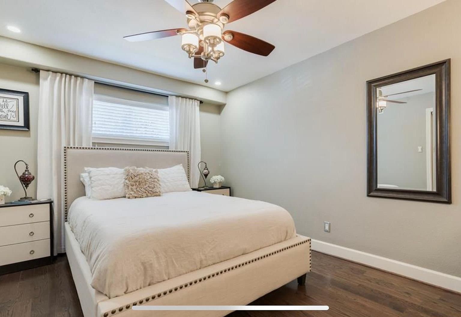 Houston Condo: 1449 Heights Blvd