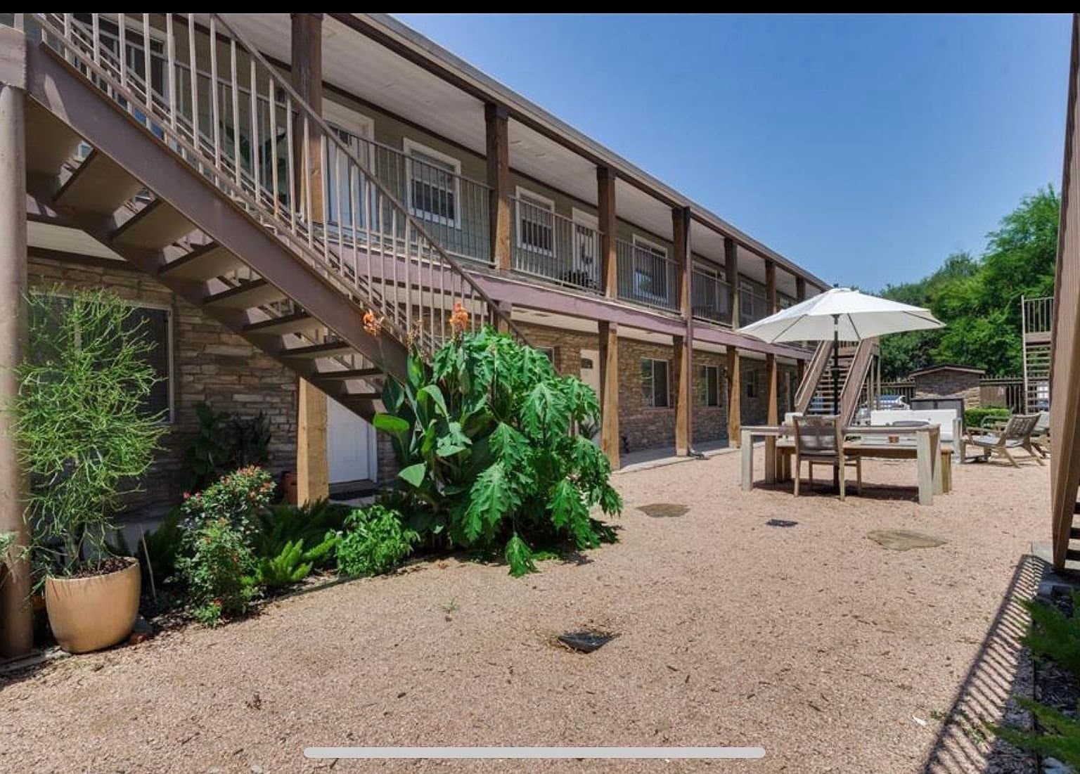 Houston Condo: 1449 Heights Blvd