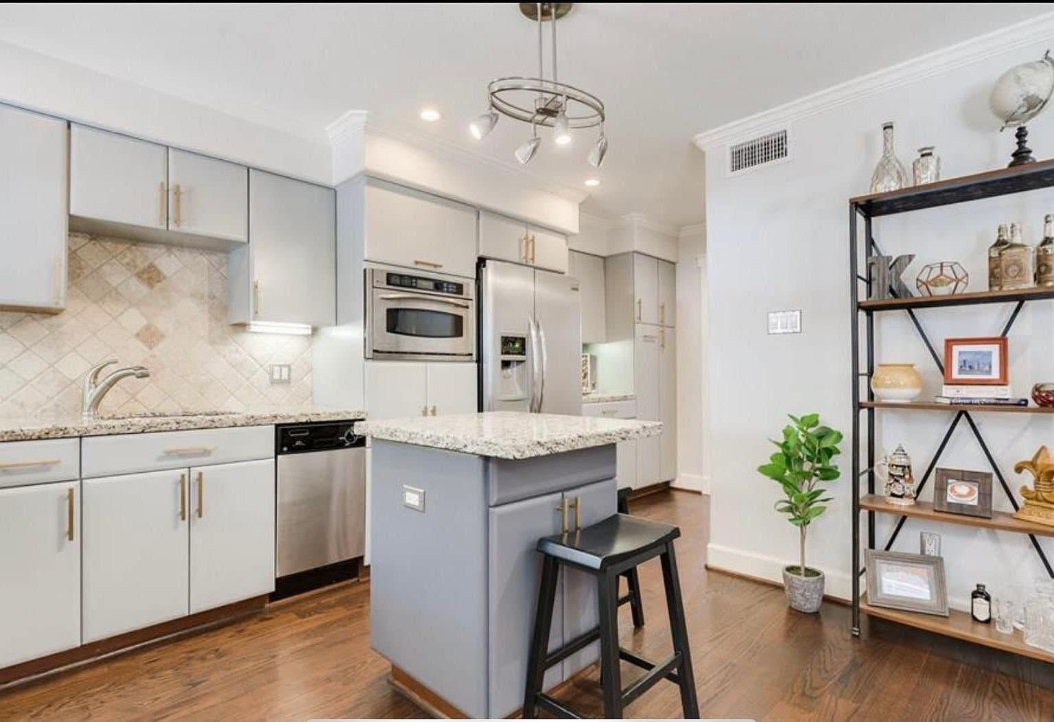 Houston Condo: 1449 Heights Blvd