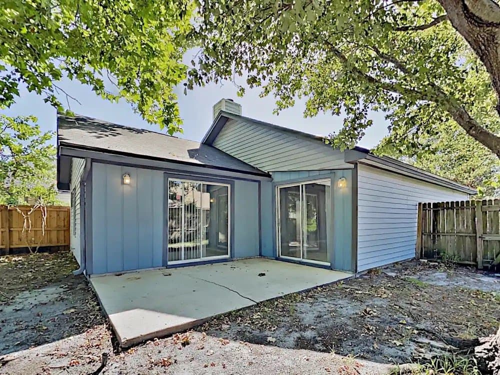 Jacksonville House: 385 Filmore Dr