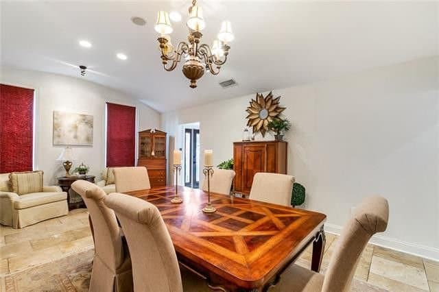 Metairie House: 3628 Severn Ave