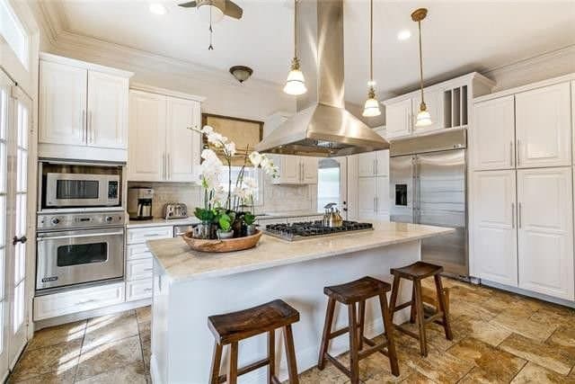 Metairie House: 3628 Severn Ave