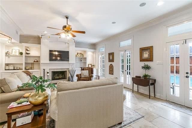 Metairie House: 3628 Severn Ave