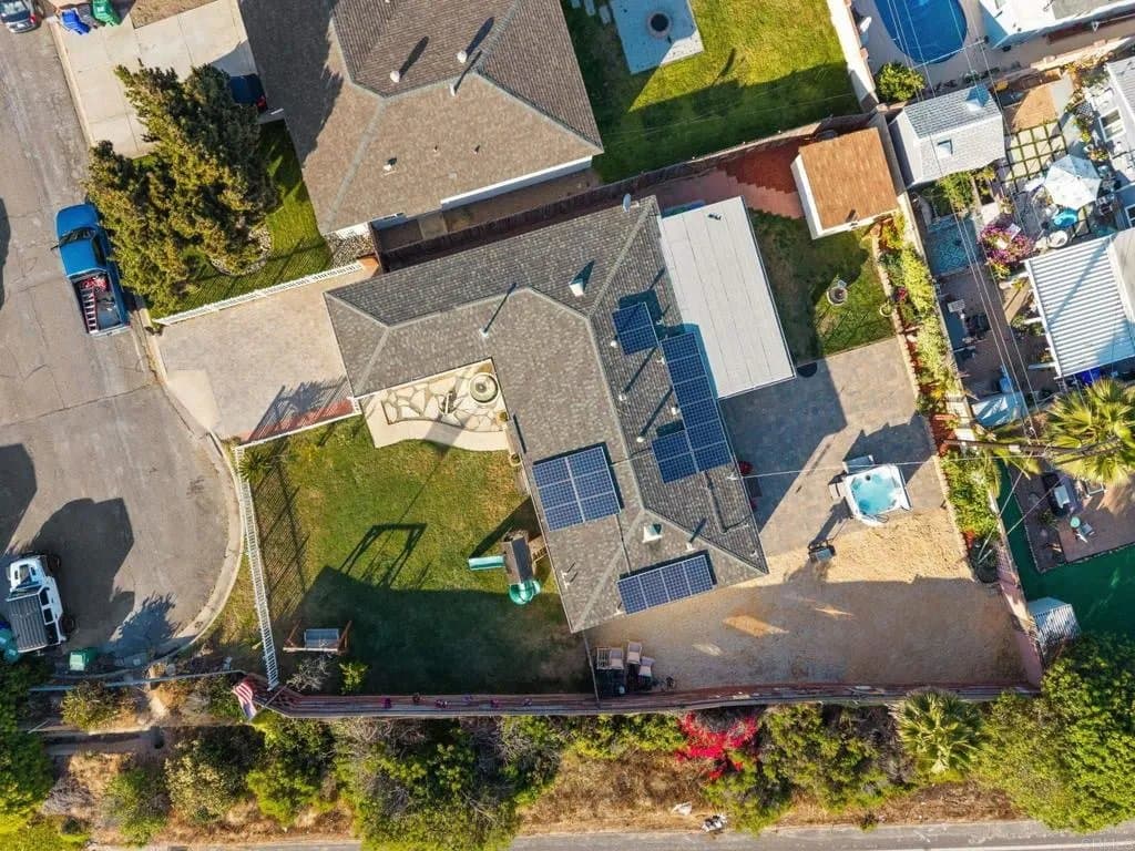 Oceanside Single Room: 509 Sunset Dr