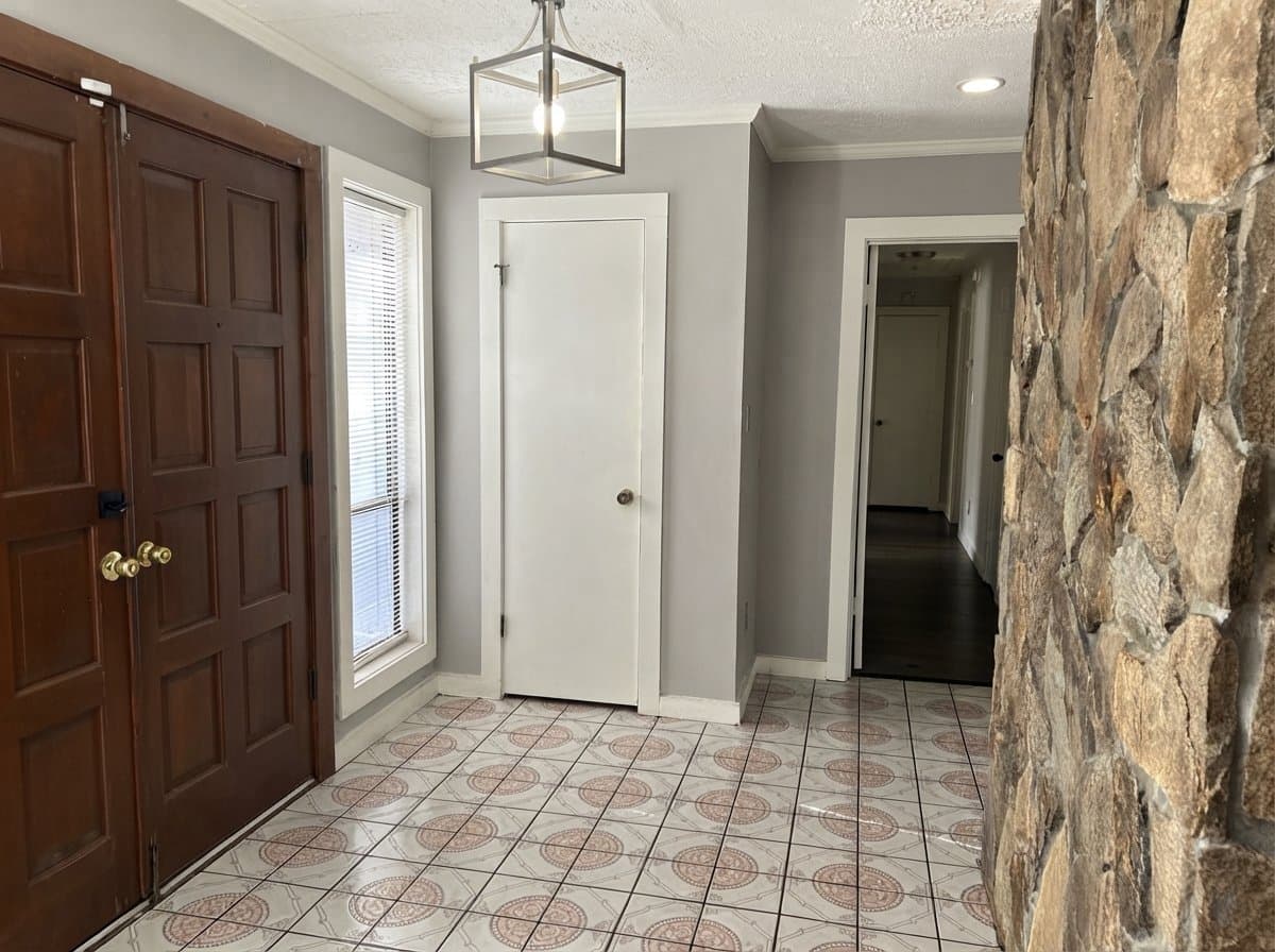 Stone Mountain House: 5118 Rocky Gln