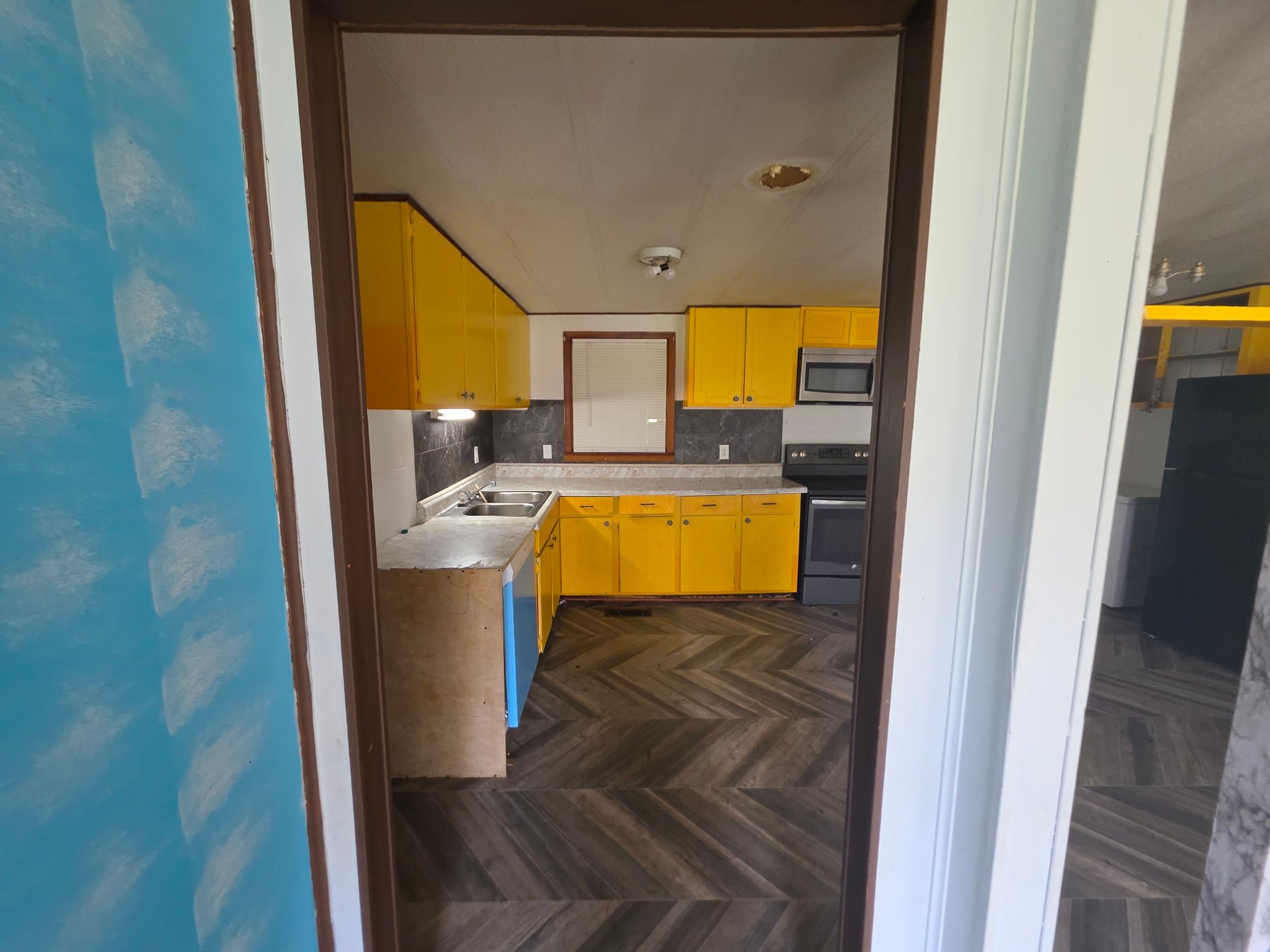 Eastman House: 5507 Russell Ave