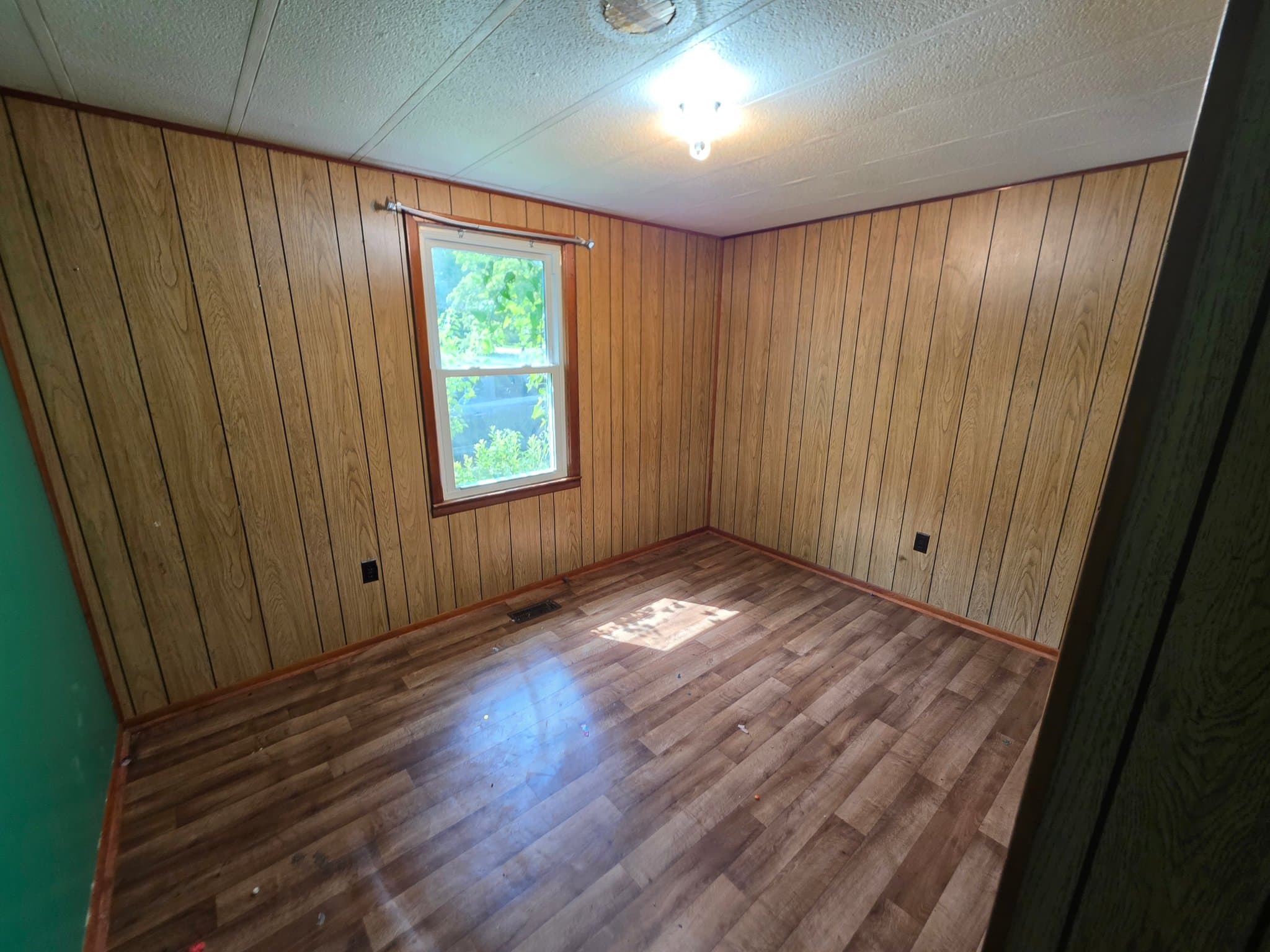 Eastman House: 5507 Russell Ave