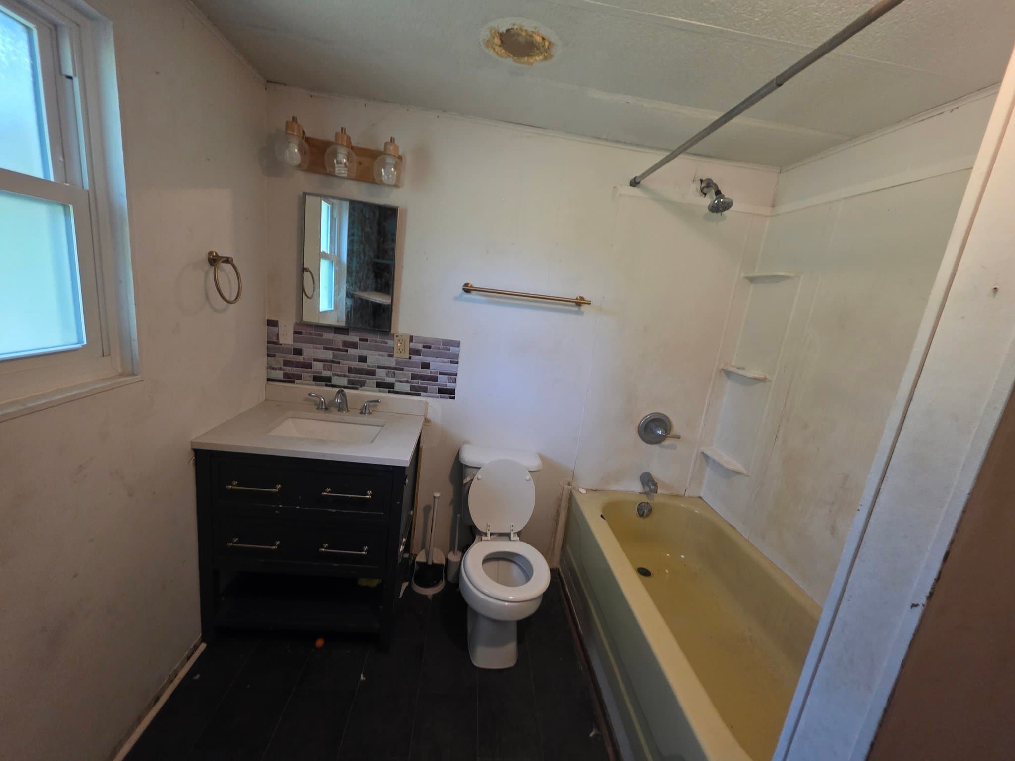Eastman House: 5507 Russell Ave