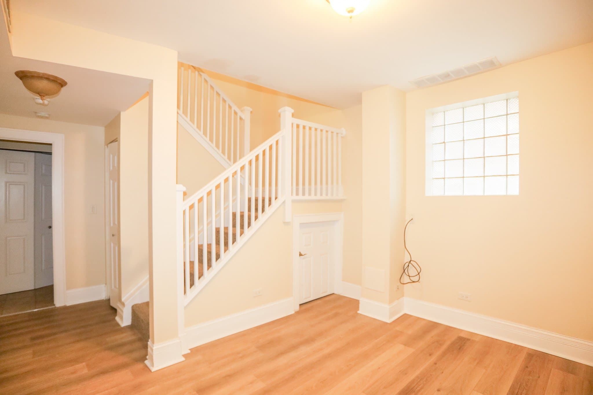 Chicago Apartment: 2050 Summerdale