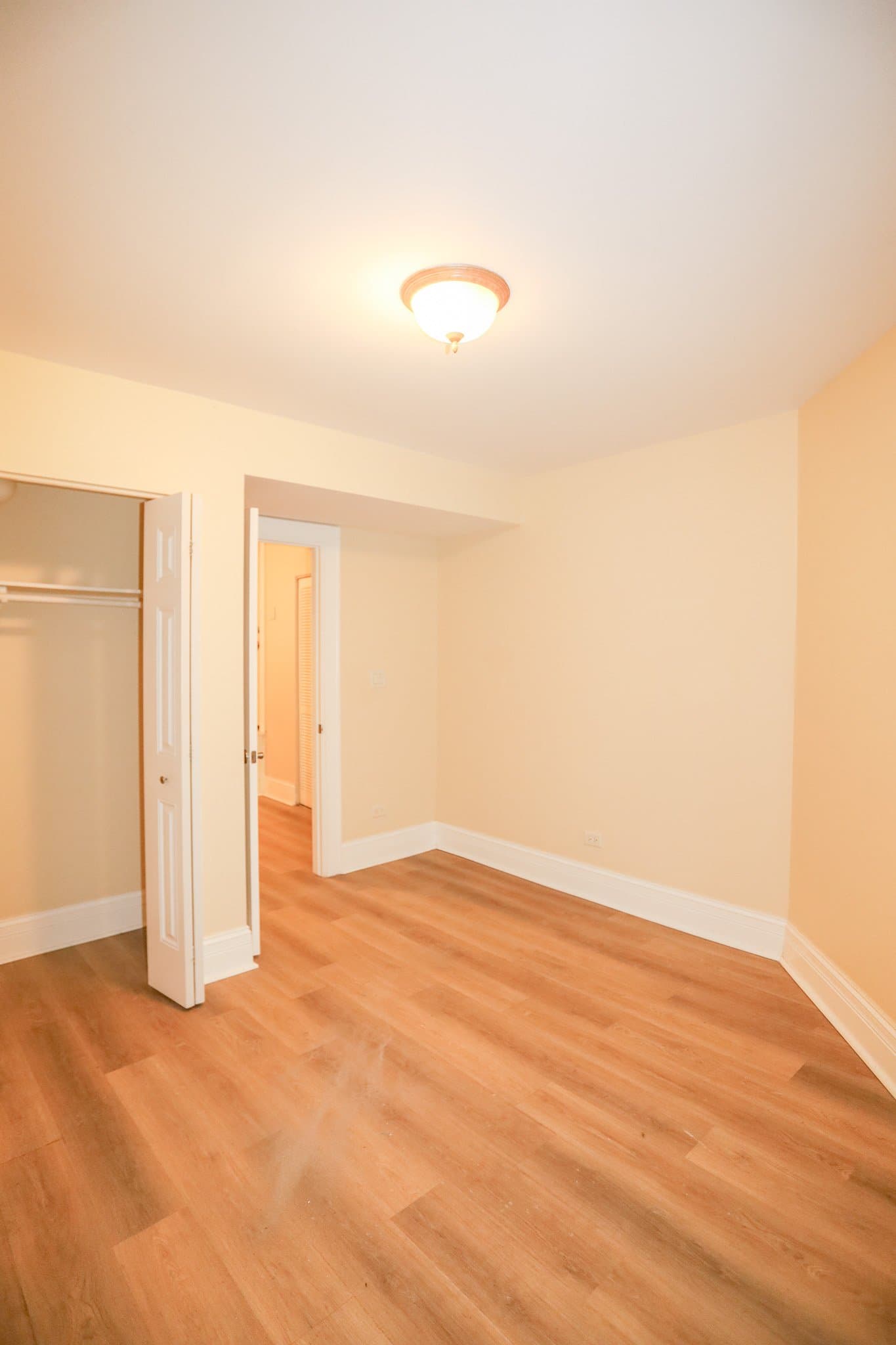 Chicago Apartment: 2050 Summerdale