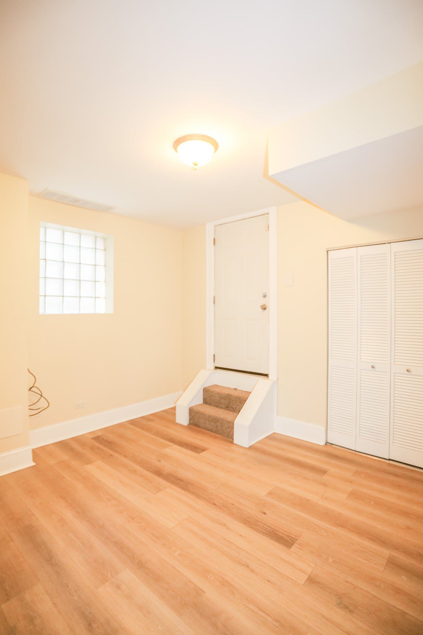 Chicago Apartment: 2050 Summerdale