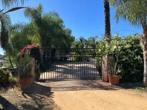 El Cajon House: 15504 Hawley Place B