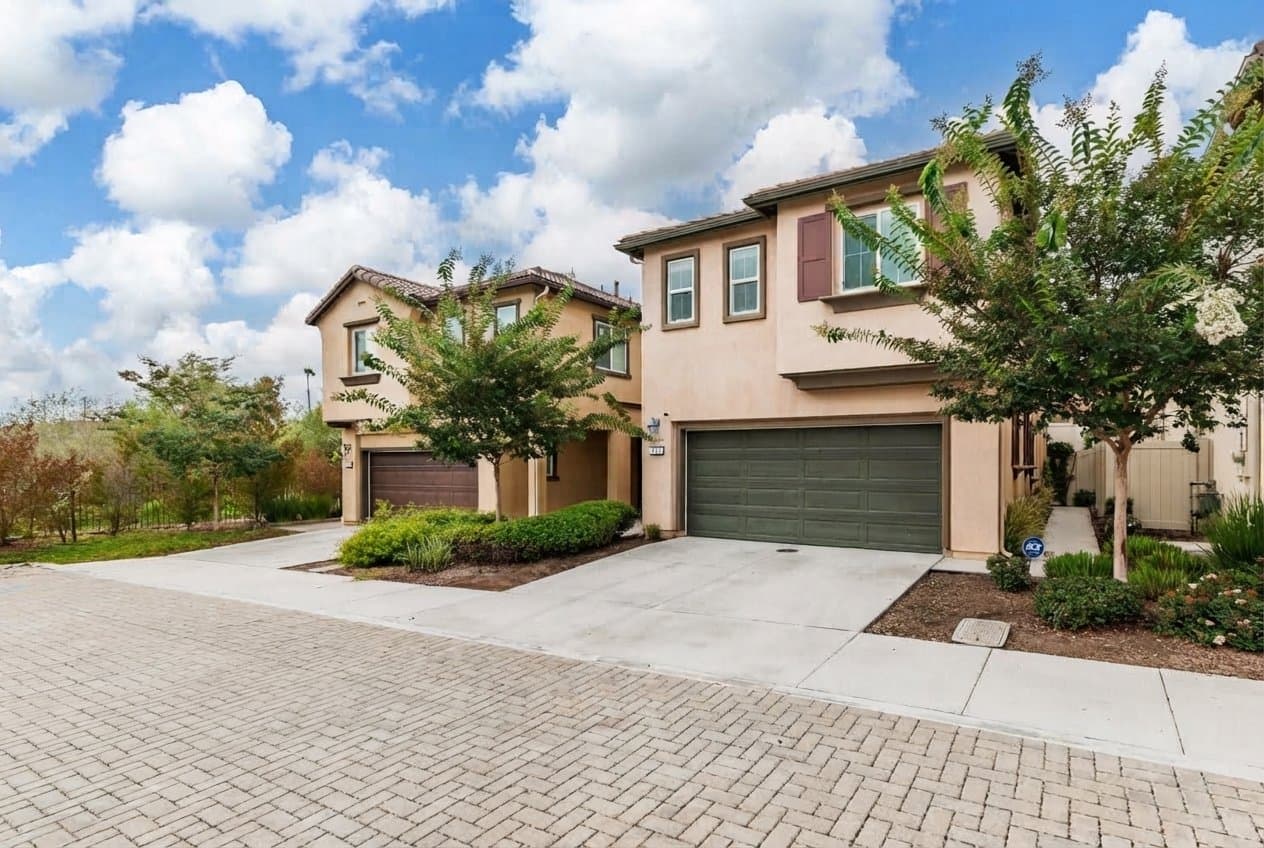 Vista House: 251 Saratoga Ct