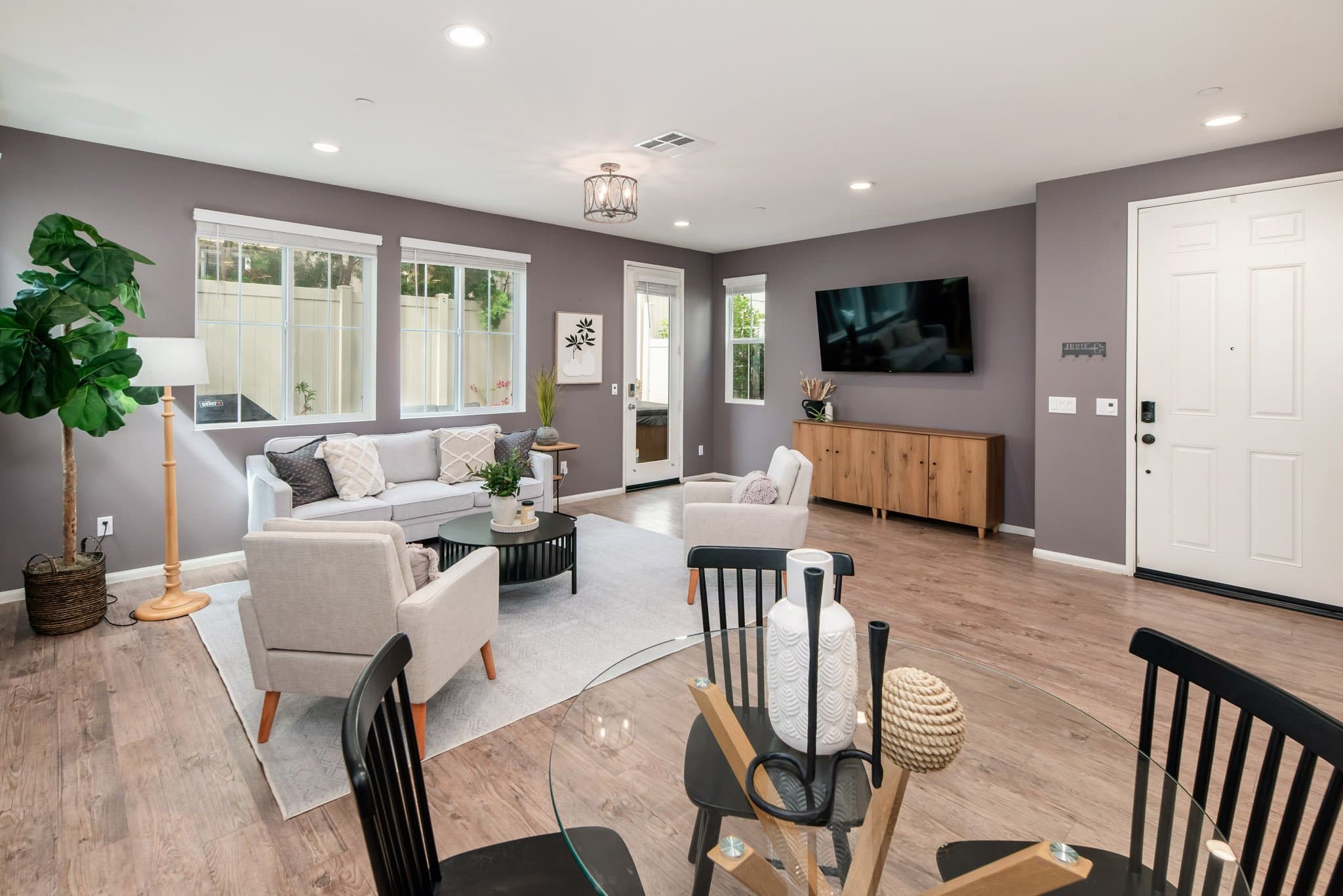 Vista House: 251 Saratoga Ct