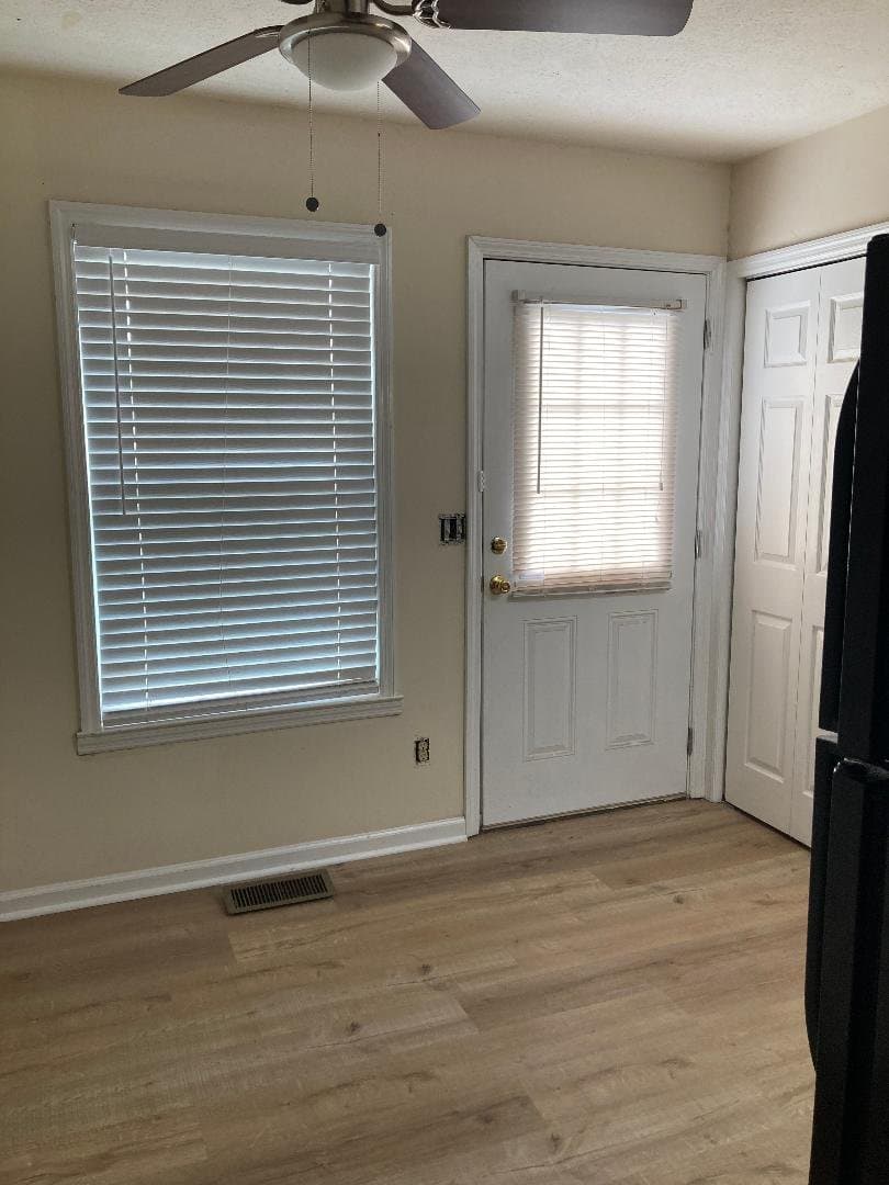 Dublin House: 606 Windcrest Dr