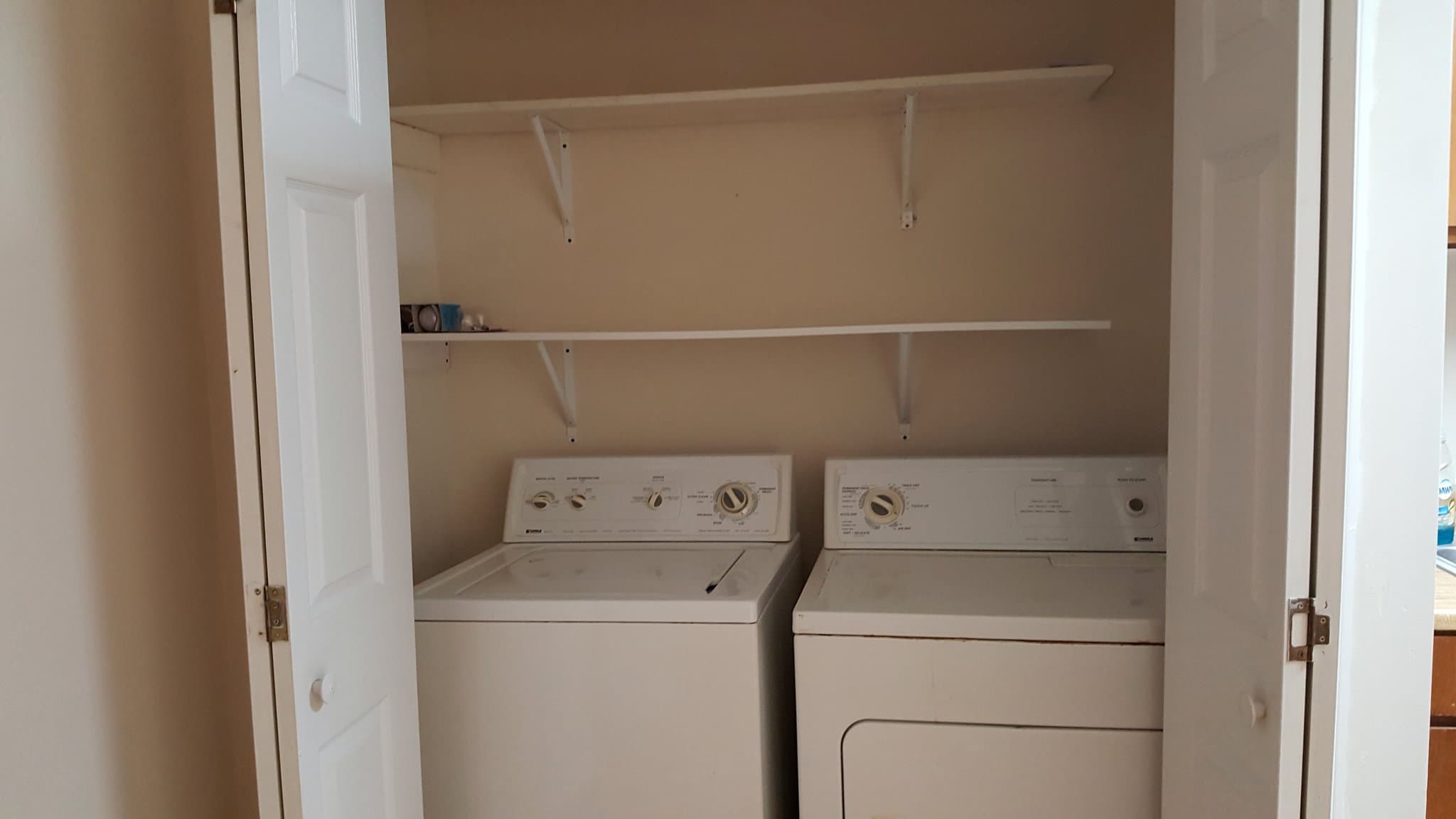 Dublin House: 606 Windcrest Dr