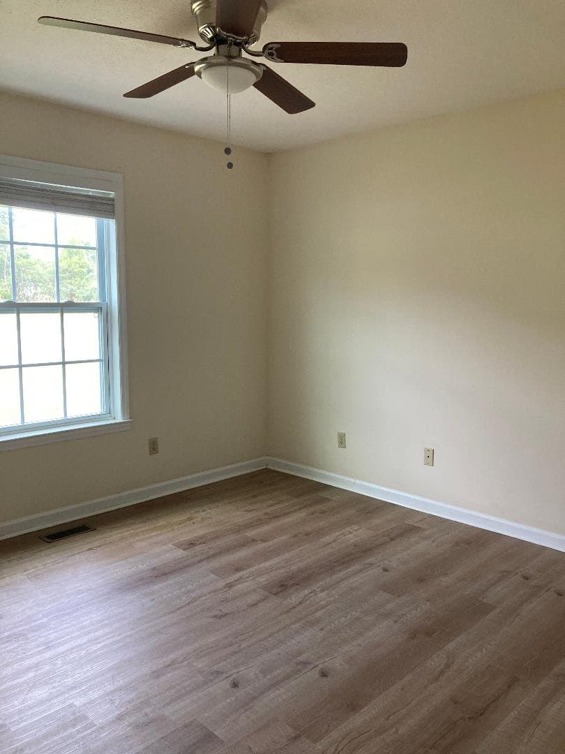 Dublin House: 606 Windcrest Dr