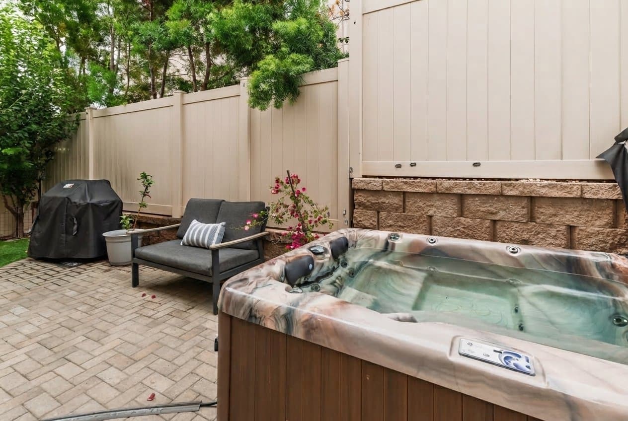 Vista House: 251 Saratoga Ct
