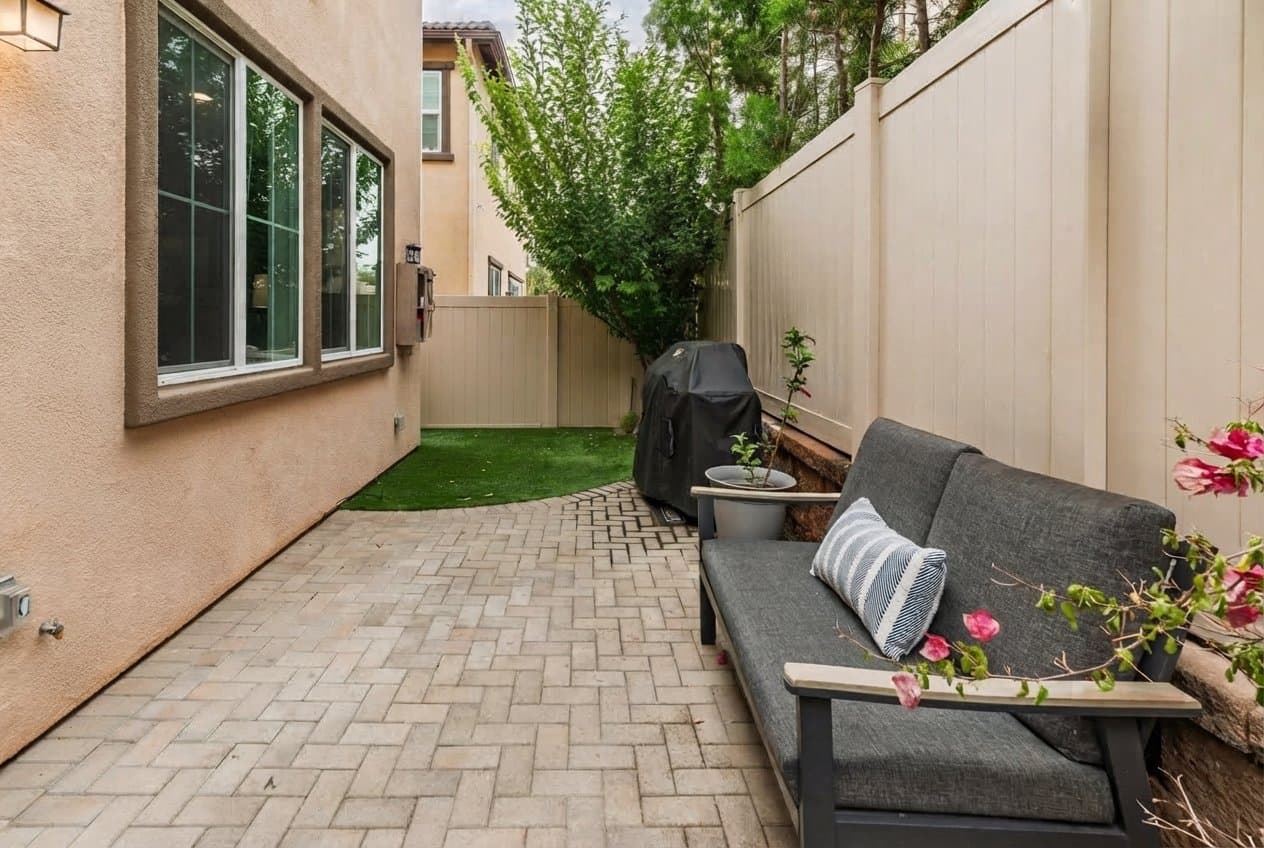 Vista House: 251 Saratoga Ct
