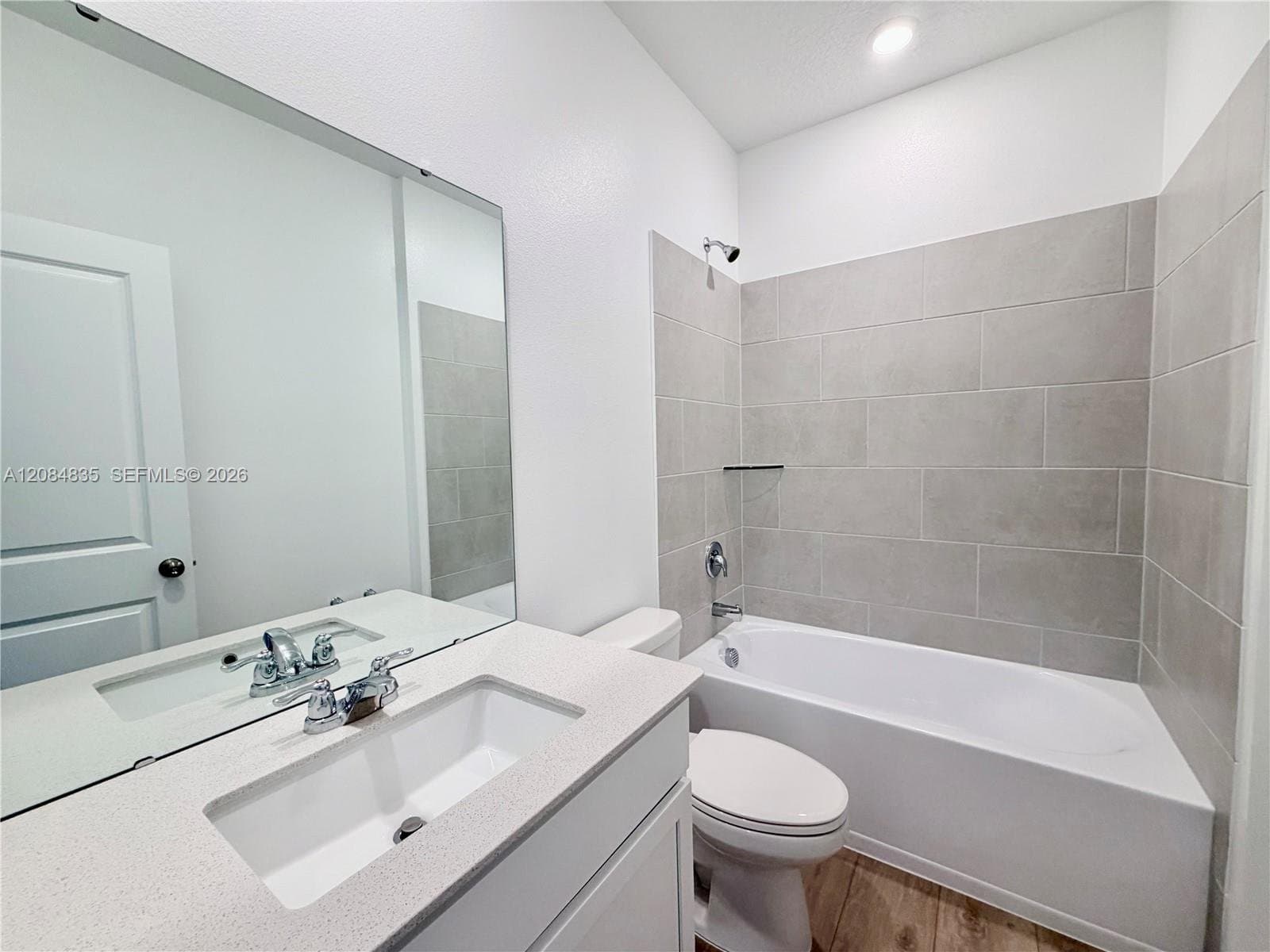 SAINT CLOUD House: 4443 Vibernum Ave