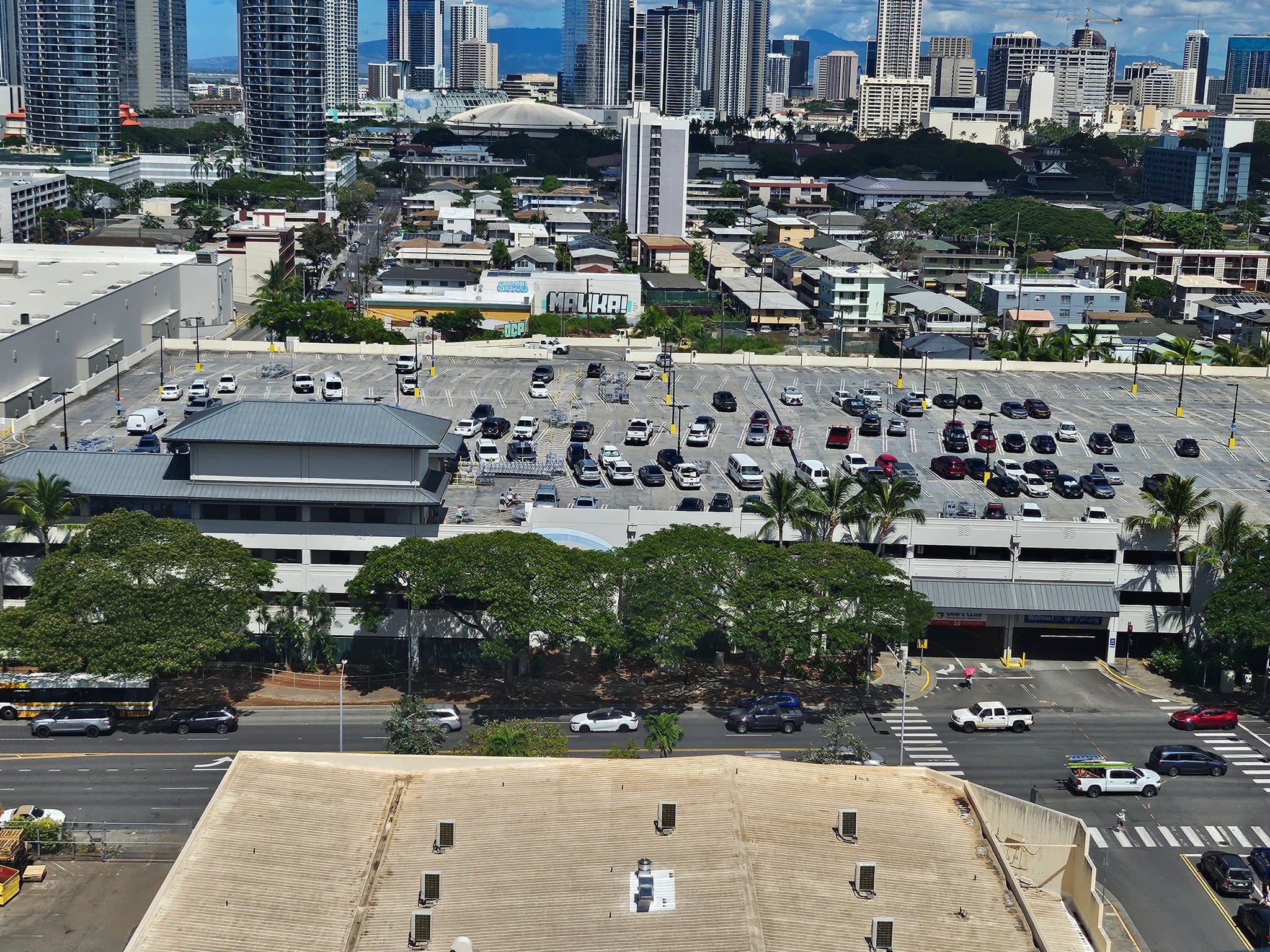 Honolulu Condo: 780 Amana St Near Ala Moana 3200/month